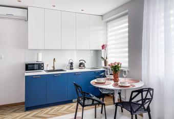 RoomService has Balcony rooms