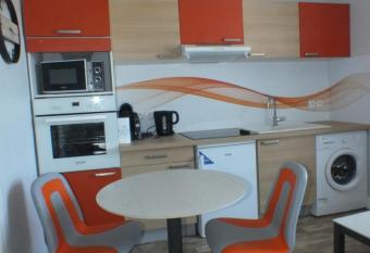 Residence Miranto allows 18 year olds to book a room