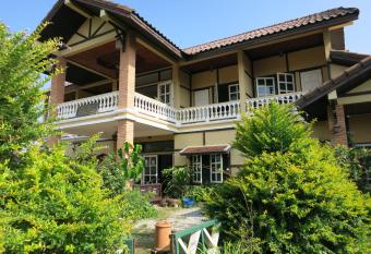 The Hillside Residence has Balcony rooms