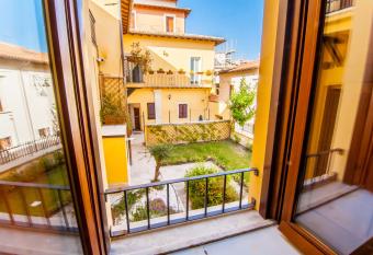 Le Dimore di San Domenico Affittacamere allows 18 year olds to book a room