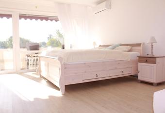 MariaPrimaVera Apartment am Kurpark mit Schwarzwaldblick * * * * has Balcony rooms