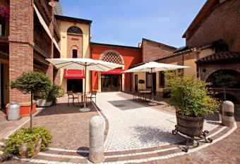 Luna Residence Hotel has Balcony rooms