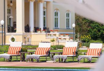 Amade Ch  teau has Balcony rooms