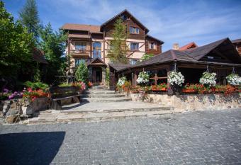 Nebokrai has Balcony rooms