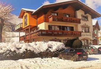 Privatzimmervermietung Wiederkehr has Balcony rooms