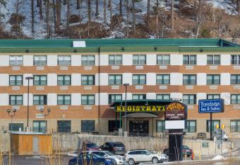 Travelodge Inn & Suites by Wyndham Deadwood has Balcony rooms