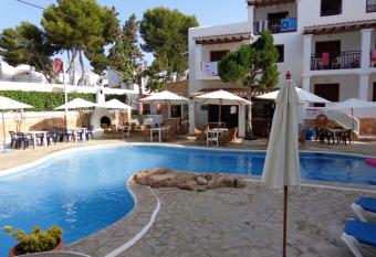 Apartamentos Los Pinares Benet has Balcony rooms