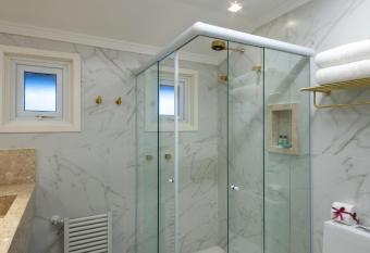 Blumen Hotel Boutique allows 18 year olds to book a room