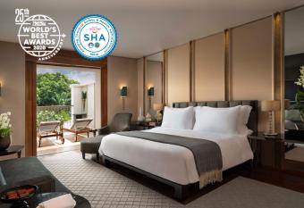 The Sukhothai Bangkok - SHA Plus Certified has rooms with a private hot tub