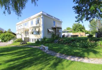 Pensionat Frillesberg allows 18 year olds to book a room