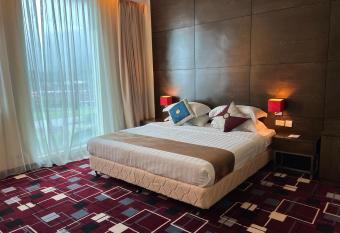 SSL Traders Hotel allows 18 year olds to book a room