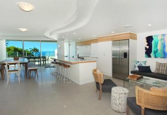 Sirocco 201 by G1 Holidays - Large Five Bedroom Beachfront Apartment in Sirocco Resort has Balcony rooms