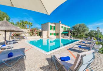 Son March has Balcony rooms