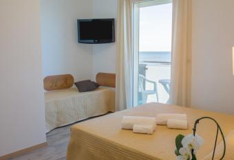 Hotel Augusta has Balcony rooms