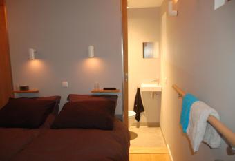 B&B EINDHOVENnearby has Balcony rooms