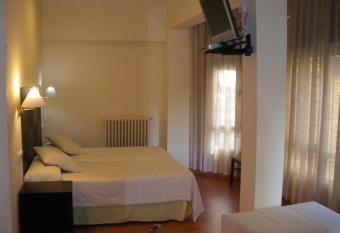 Hostal Ruiz allows 18 year olds to book a room