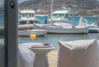 Michalakis Seaside Suites has Balcony rooms