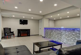 Knights Inn Kamloops allows 18 year olds to book a room