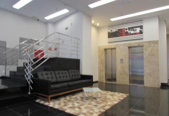 Hotel Urbis a 10 minutos Rua 25 de Mar  o, Br  s,Bom Retiro,a 2 minutos do Mirante Sampa Sky e pista de Skate Anhangaba   allows 18 year olds to book a room