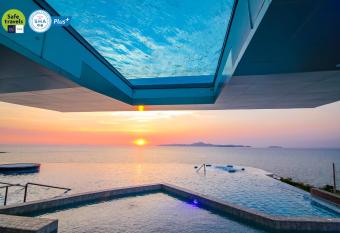 Royal Cliff Beach Hotel Pattaya has Balcony rooms