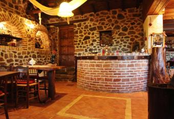 Iaspis Guesthouse has Balcony rooms