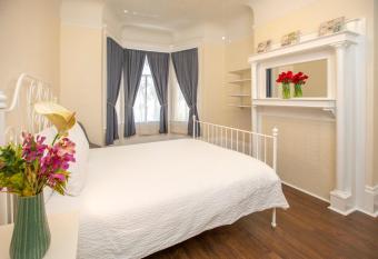 The Annex at Hayes Valley allows 18 year olds to book a room