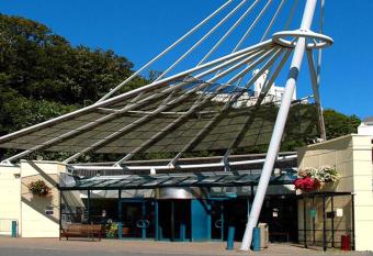 Best Western Palace Hotel & Casino allows 18 year olds to book a room