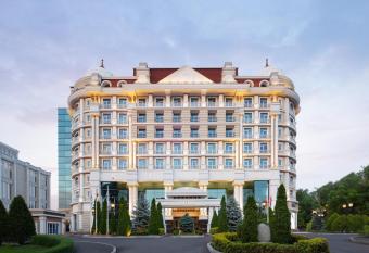 Rixos Almaty Hotel allows 18 year olds to book a room