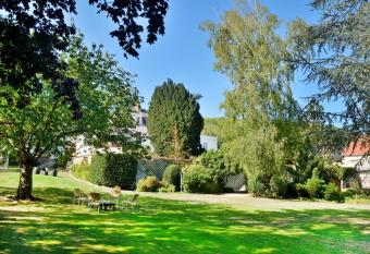 Chateau de la Marjolaine allows 18 year olds to book a room