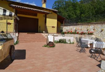 Agriturismo Centuria has Balcony rooms