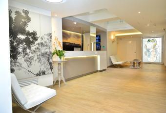 Park V has Balcony rooms