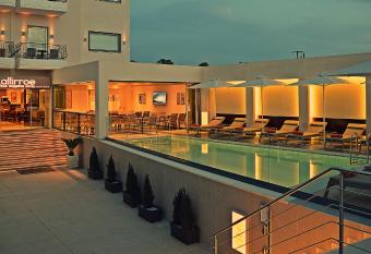 Kallirroe Hotel allows 18 year olds to book a room