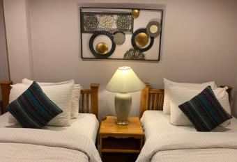 Richmond Guesthouse Haad Rin allows 18 year olds to book a room