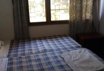 Kitolie Home and Lodge has rooms with a private hot tub