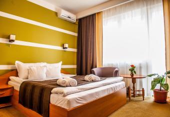 Hotel Class Hermannstadt allows 18 year olds to book a room