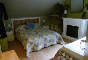 G  te de la Pisciculture allows 18 year olds to book a room