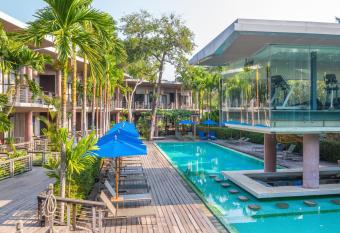 Sai Kaew Beach Resort has Balcony rooms