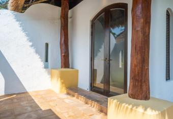 Paradee has Balcony rooms