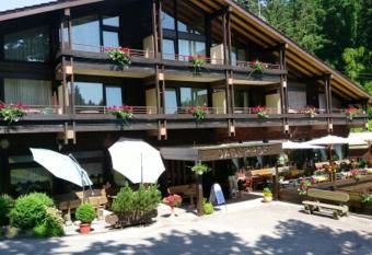 Hotel-Restaurant J  gerhof has Balcony rooms