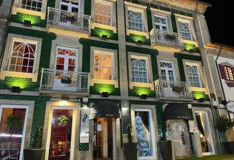 8 VILLAS Hotel & Bistr   has Balcony rooms