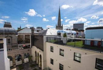 Brooks Guesthouse Bristol allows 18 year olds to book a room