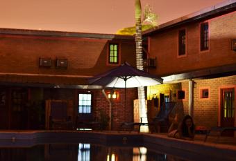 marangatu apart hotel allows 18 year olds to book a room