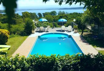 Vistas Apart has Balcony rooms