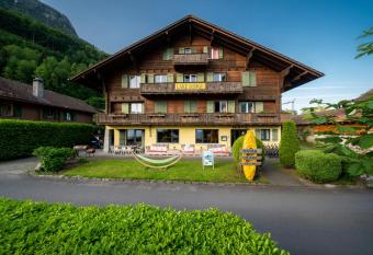 Lake Lodge Hostel has Balcony rooms