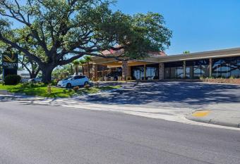 Quality Inn Biloxi Beach has Smoking rooms