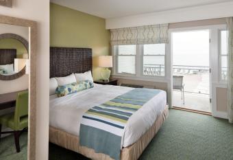 Sea Crest Beach Resort has Balcony rooms