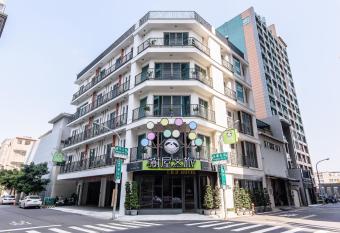 Tree House has Balcony rooms