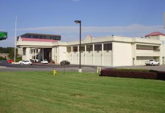 Trade Winds Central Inn allows 18 year olds to book a room