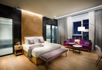 L7 Gangnam allows 18 year olds to book a room