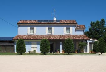 Insolent Inn has Balcony rooms